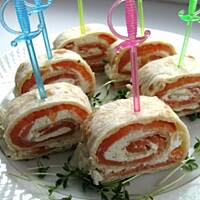 Wykwintne roladki łososiowe (koreczki)