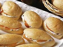 Fot. asiasi, Asiasi - mini hot dogi z łosisiem i serem