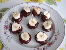 Fot. PaniMISIOWA, Biszkoptowe koreczki z bananem