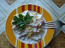 Fot. Madame2006, Sałatka z selera, szynki i ananasa