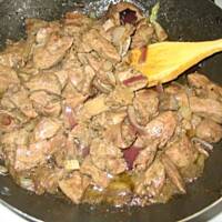 wątróbka drobiowa z cebulką