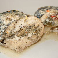 Nadziewane roladki z pstrąga  w śmietanowym sosie kasiuli