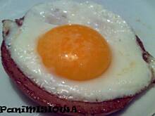 Fot. PaniMISIOWA, Jajko sadzone w łódeczce z mortadeli