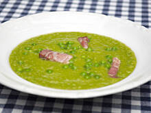 Fot. Wkn, Zupa z zielonego groszku z boczkiem