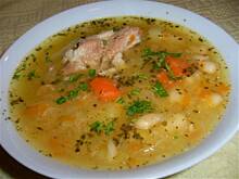 Fot. niebieska różyczka, Zupa kapuśniak na żeberkach z fasolką