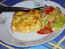 Fot. niebieska różyczka, Zapiekanka z kolorowego makaronu