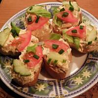 Pasta do pieczywa z jajek i szynki.