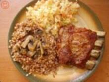 Fot. msewka, Soczyste żeberka z kaszą i surówką.