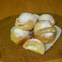 Drożdżowe z serkiem waniliowym i owocami.