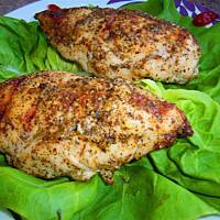 Pierś drobiowa z grilla ziołowo - czosnkowa