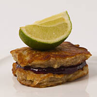 Żytnie placuszki limonkowe z bananem lub jabłkiem