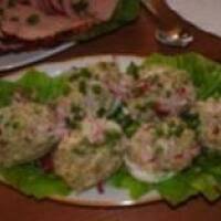 Jajka faszerowane pieczarkami.