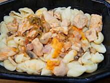 Fot. niebieska-różyczka, Indyk z pieczarkami i brzoskwinią