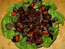 Fot. tineczka, Salatka z letnia watrobka kurza z miodowa glazura