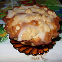 Babeczki drożdżowe pszenno-żytnie z jabłkowym nadzieniem