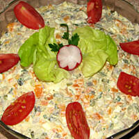 Sałatka jarzynowa z pieczarkami