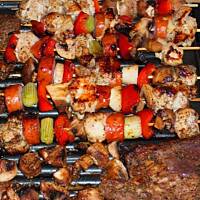 Szaszłyki z polędwicą i warzywami
