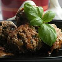 Pulpeciki wieprzowe w sosie pomidorowym z bazylią