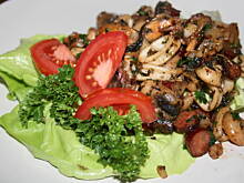 Fot. kasiul_a, Owoce morza z kabanosem cebulą czosnkiem i pietruszką kasiuli