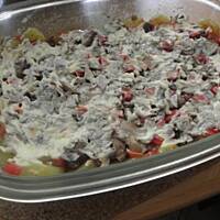 Zapiekanka ziemniaczana z wątróbką drobiową.