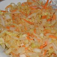 Surówka z białą rzodkwią.