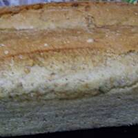 Chleb z otrębami i ziarnami.