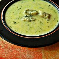 Delikatna zupa koperkowa z kluseczkami