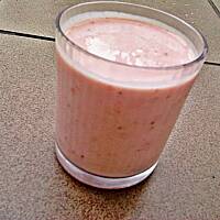 Domowy jogurt truskawkowy