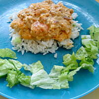 Ryba w sosie śmietanowo-pomidorowym