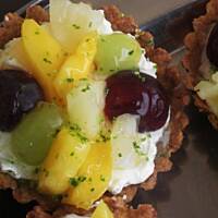 Babeczki z serkiem waniliowym i owocami