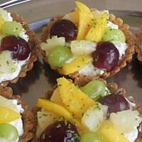 Babeczki z serkiem waniliowym i owocami