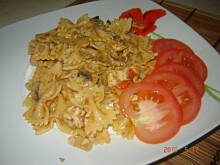 Fot. sebek, Farfalle z czerwonym pesto