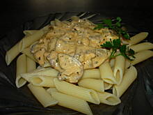 Fot. ekkore, Makaron w sosie serowo pieczarkowym