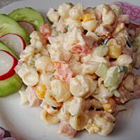 Sałatka z makaronem