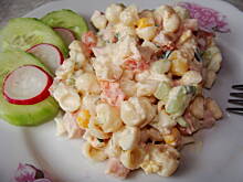 Fot. emocja, Sałatka z makaronem