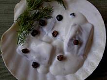 Fot. tineczka, Sledzie w smietanie z ginem, sherry i jalowcem