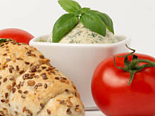 Fot. Wkn, Maślane oczy do bułki z masłem czyli niech żyją świeże zioła na śniadanie