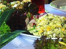 Fot. niebieska-różyczka, Sałatka ze śledziem i ananasem