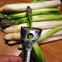 Szparagi w kremowym sosie maślanym