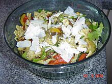 Fot. sanella*, Salatka makaronowa np. na grilla (bez majonezu)sanelli