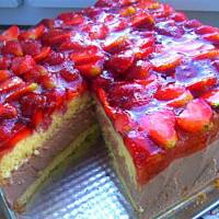 Puszysta pianka z truskawkami