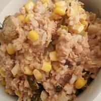 Salatka z ryzu i tunczyka