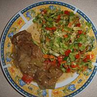 Surówka z młodej białej kapusty