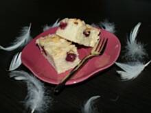 Fot. Karmelcia, Ciasto z wiśniami i płatkami migdałowymi