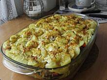 Fot. msewka, Zapiekanka ziemniaczana z klopsikami.