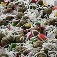 Zapiekanka ziemniaczana z klopsikami.