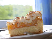 Fot. josa, biszkopt z brzoskwiniami i kokosem