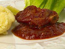 Fot. Wkn, Żeberka w pomidorach