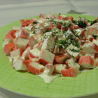 Sałatka z paluszków krabowych