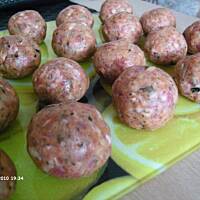 Pulpety mięsno-ziemniaczane na pomidorowej kołderce